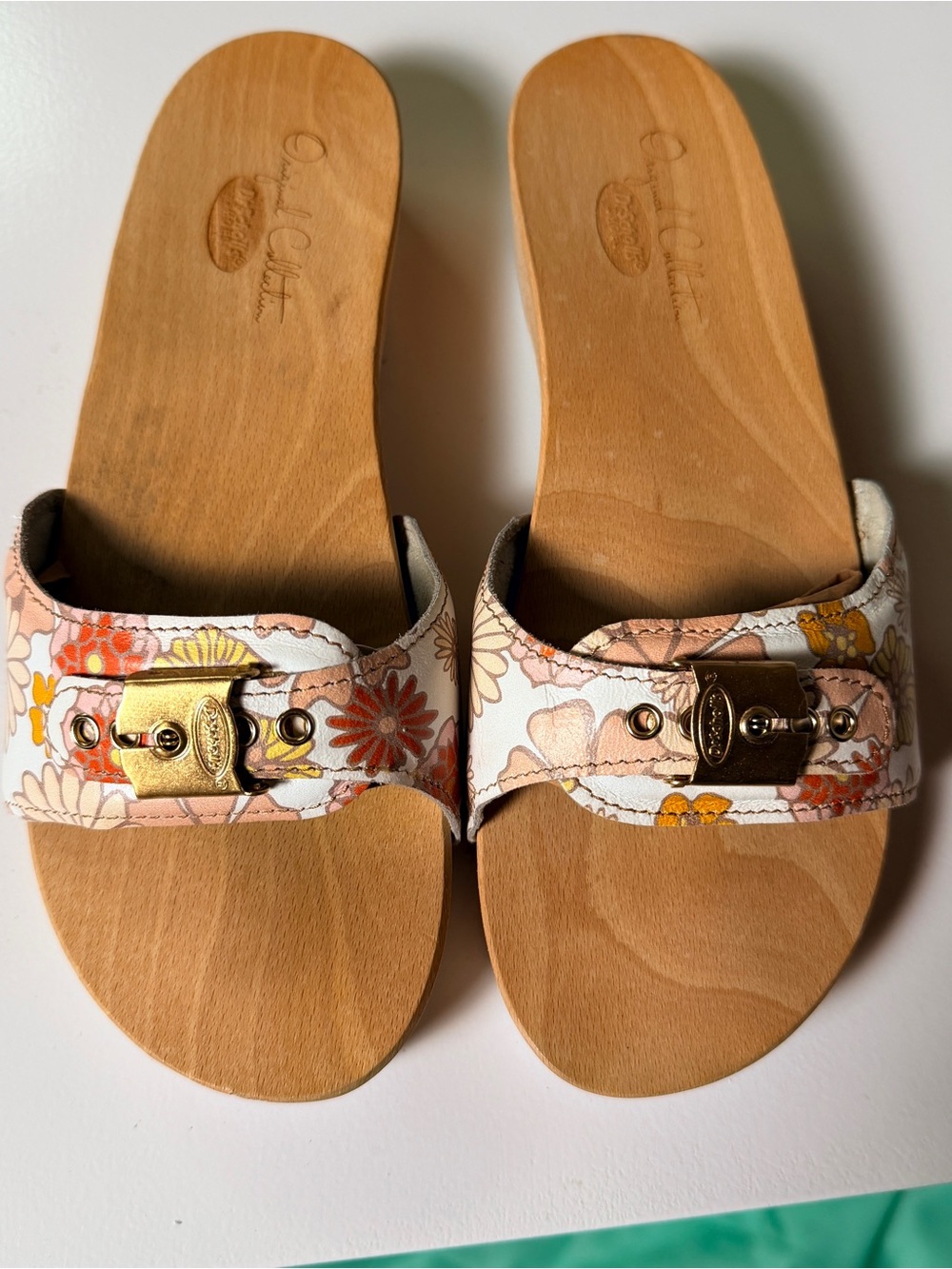 Dr. Scholl's Pink & Yellow Floral Slide Mules excellent like new. Hippy chic